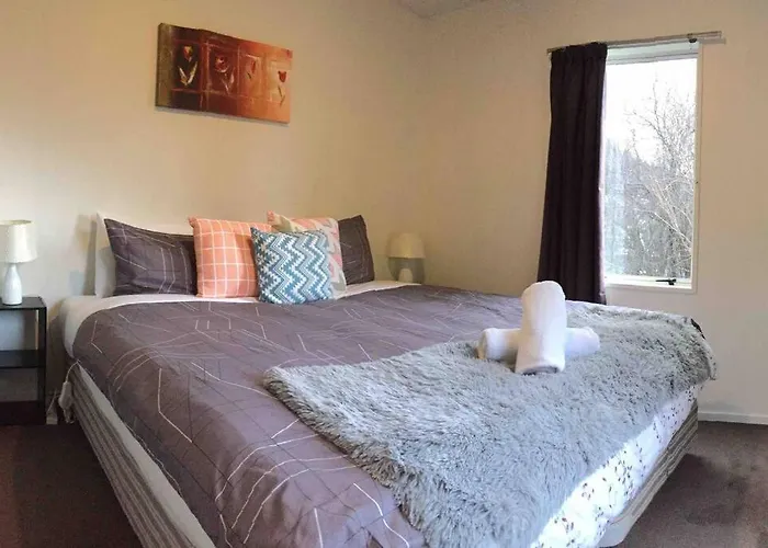 Central Cozy House - 10 Min Walk To Town