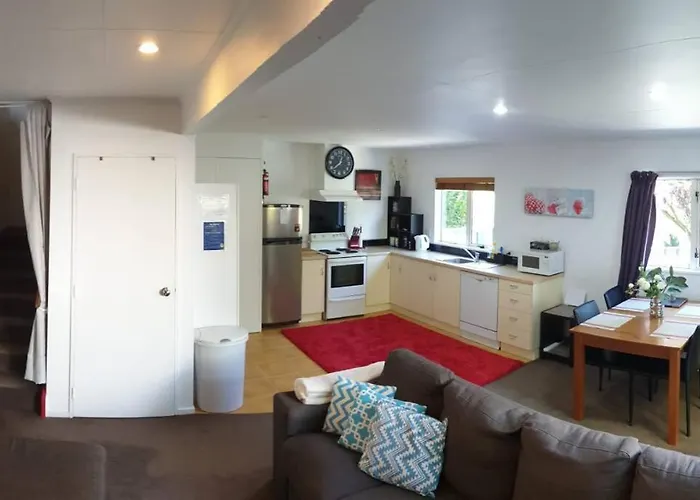 Central Cozy House - 10 Min Walk To Town