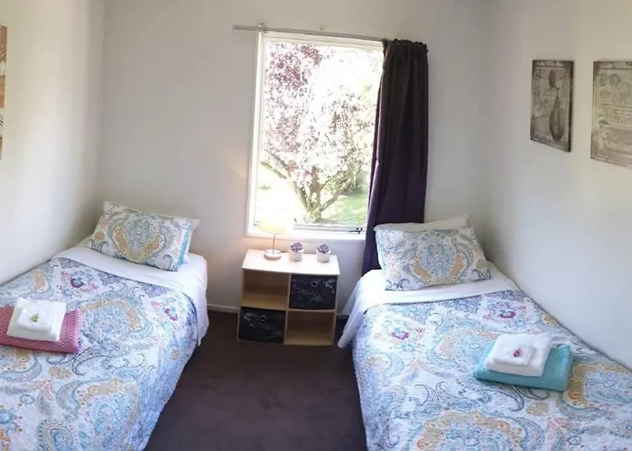 Central Cozy House - 10 Min Walk To Town