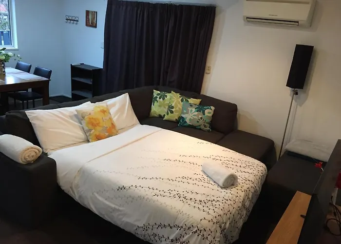 Central Cozy House - 10 Min Walk To Town