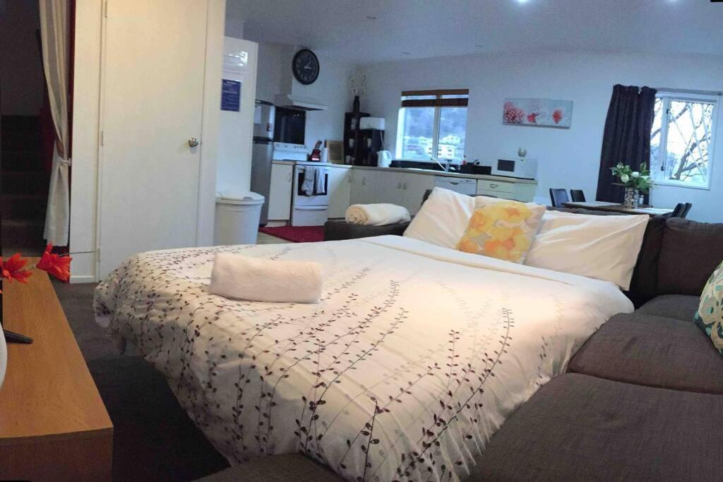 Cozy House - 10 Min Walk To Town *